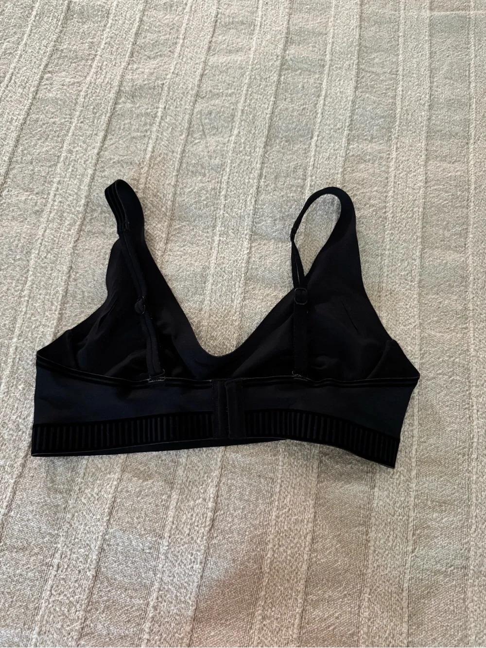 Alo Airlift Line Up Bra - Black